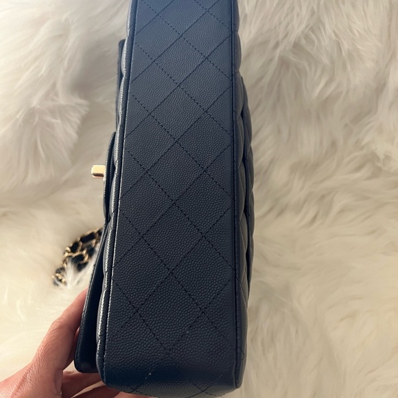 Chanel Cavier 17b medium flap - Picture 5 of 13